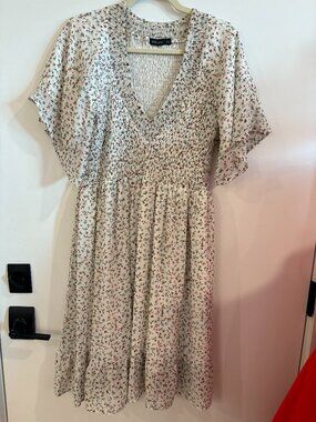 Mikarose Cream Ditsy Floral Smocked Flutter Sleeve Midi Dress Size XXL